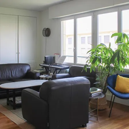 Appartamento Bright Cocoon With View Of The Eiffel Tower Parigi